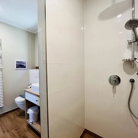 Bodden Hus 27 Klein Stresow Ruegen By Ruyastay 別荘 *